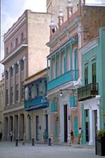 Edificios y calles de La Habana Vieja en la ciudad de la Habana