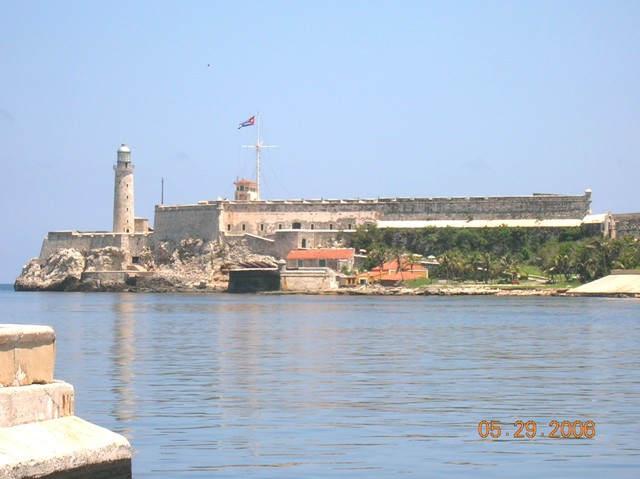 Castillo del Morro visto desde el Malecón.