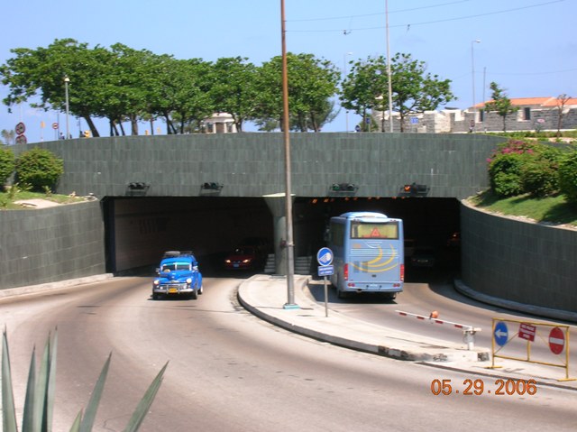 Entrada del Túnel por la Habana Vieja