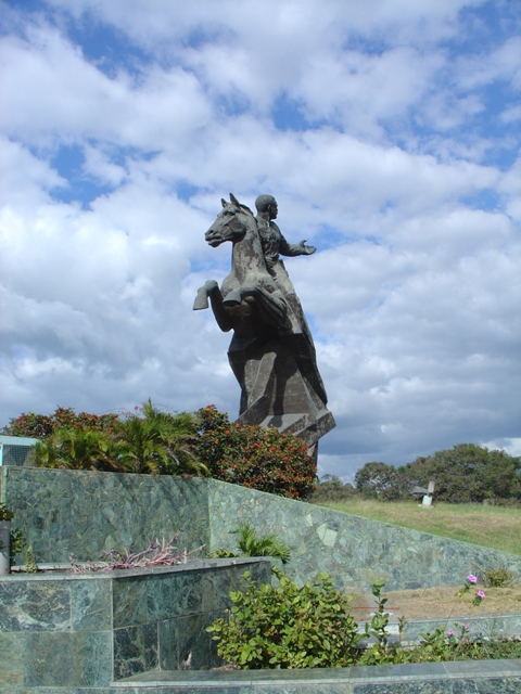 Plaza General Antonio Maceo- Clicken Sie hier um zu vergrössern -