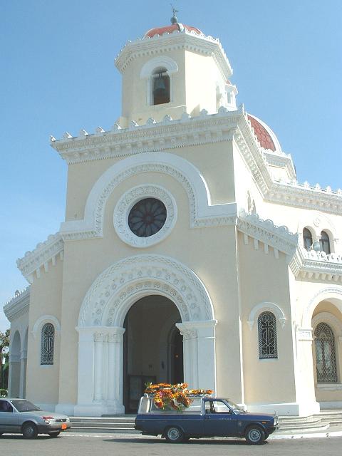 La Capilla del Cementerio de Colón. Dar Clic para ampliar la Foto