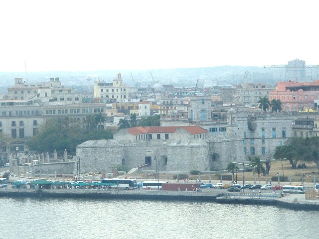 Partial view of Havana Bai and Malecon (Castillo de la Punta). Clic for enlarge