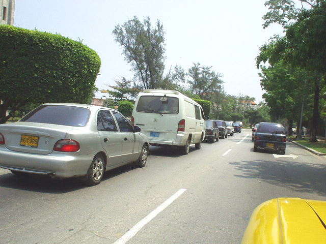 Senda de la 5ta. Avenida hacia el Vedado