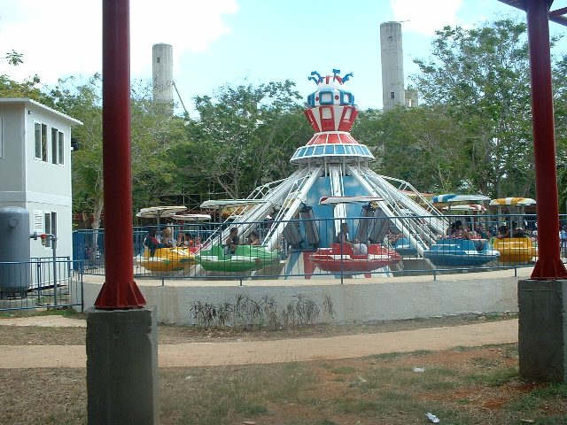 Parque de Diversiones- Clicken Sie hier um zu vergrössern -