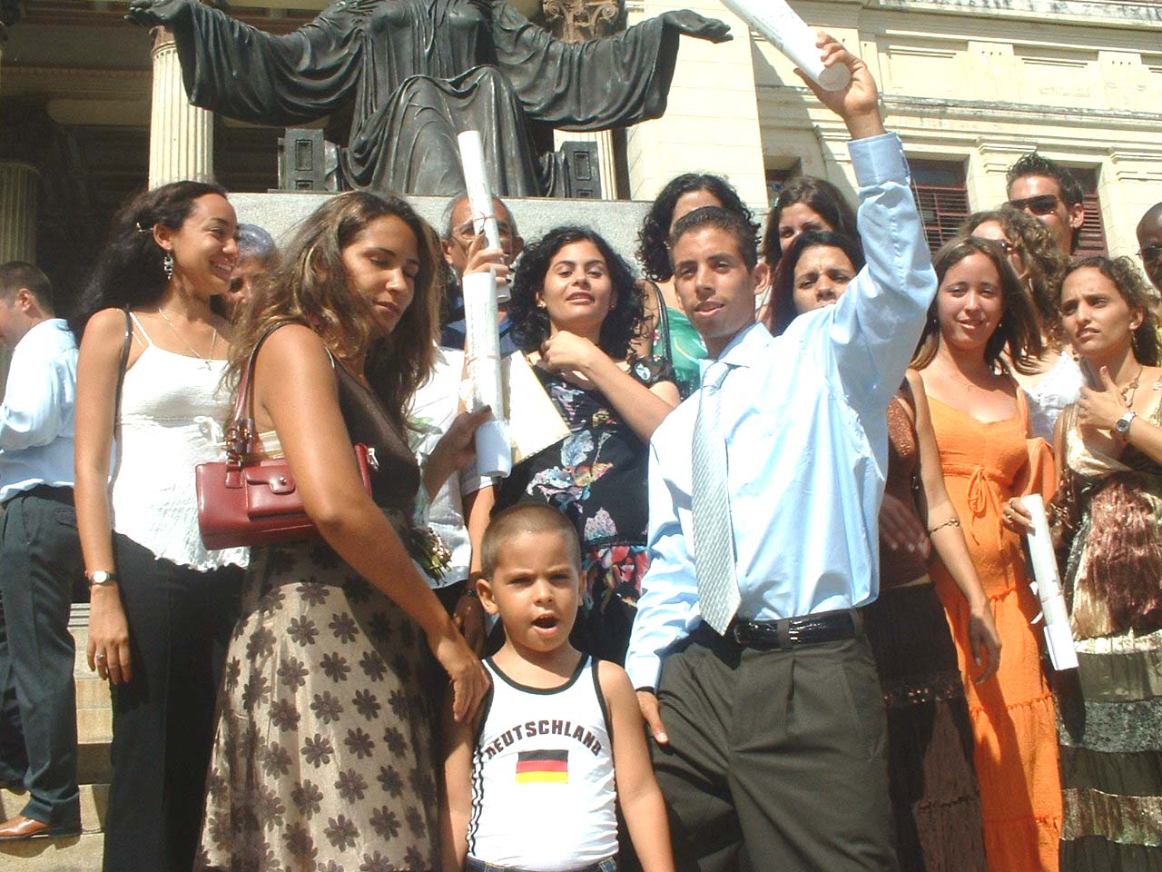 Graduados en el Alma Mater. Dar Clic para ampliar la Foto