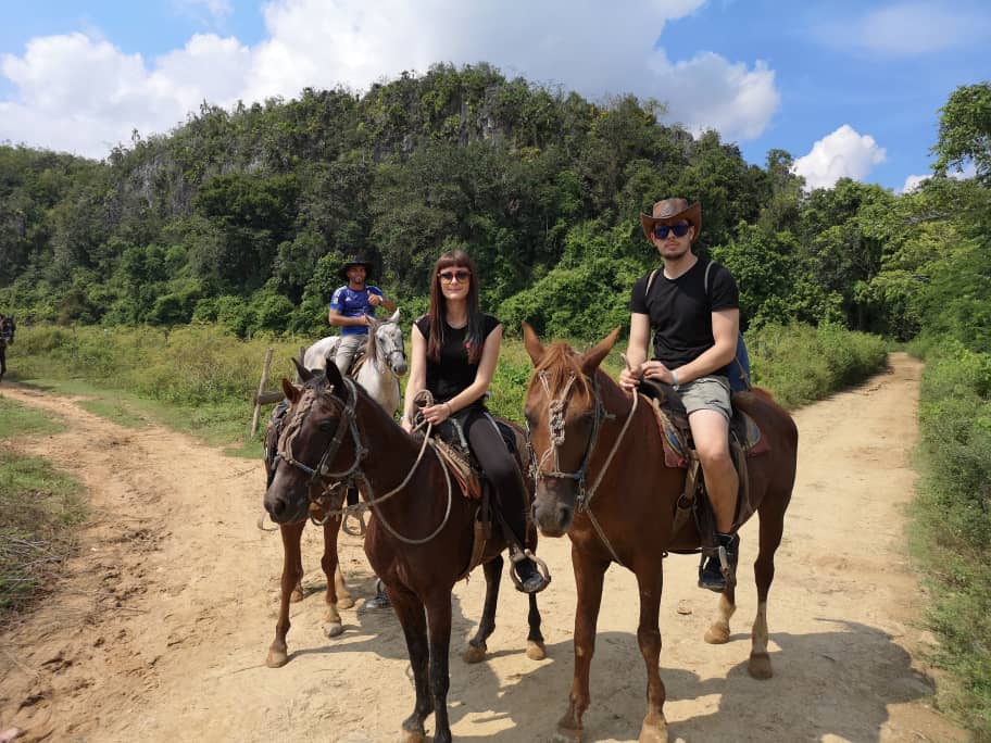 Paseo a caballo por el Valle de Viales