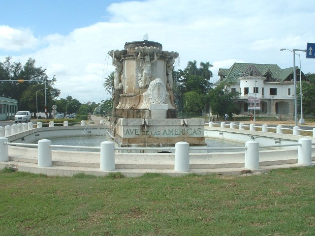 Fuente de Las Américas. Dar Clic para ampliar la Foto