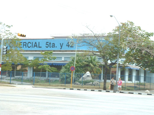 COMMERCIAL CENTRE "5ta. Y 42"